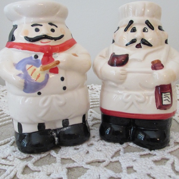 Chef Ceramic salt & Pepper shakers - Picture 1 of 5